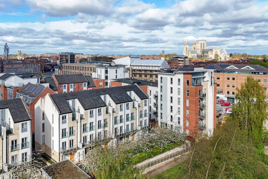 Property photo 3 of 13 Picture 3