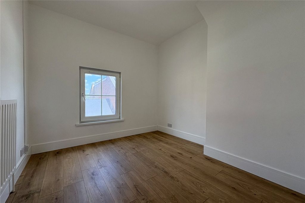 Property photo 2 of 7 Picture No. 08
