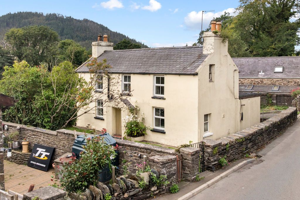 Property photo 1 of 16 Port E Candiss Cottage