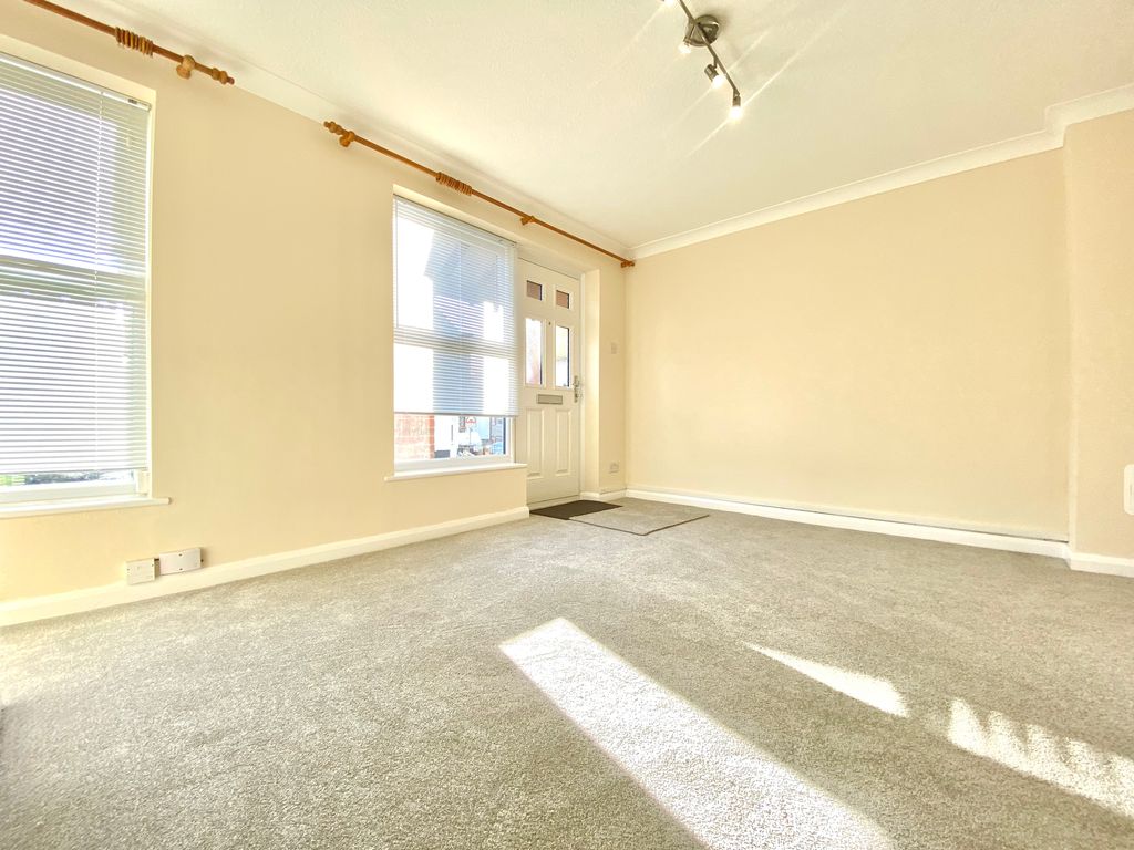Property photo 3 of 7 Living Room