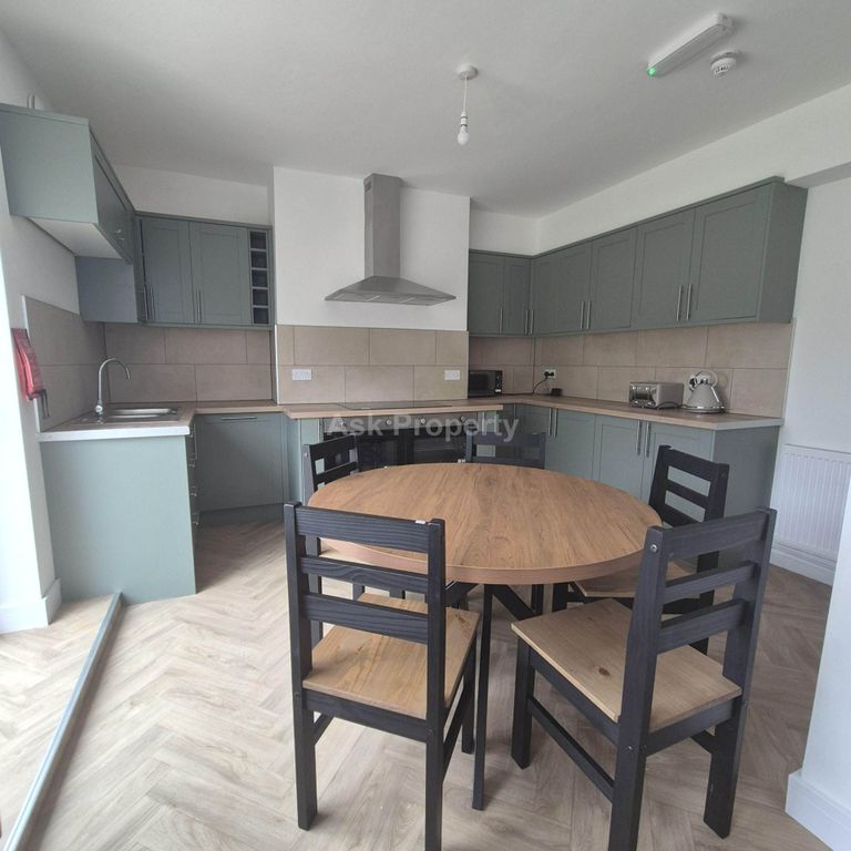 Property photo 2 of 3