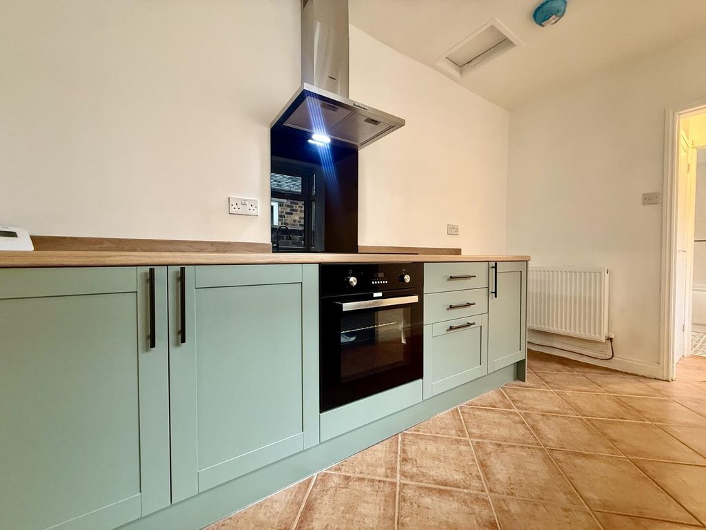 Property photo 2 of 20 Kitchen
