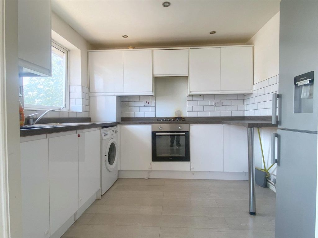 Property photo 3 of 7 Kitchen.Jpg