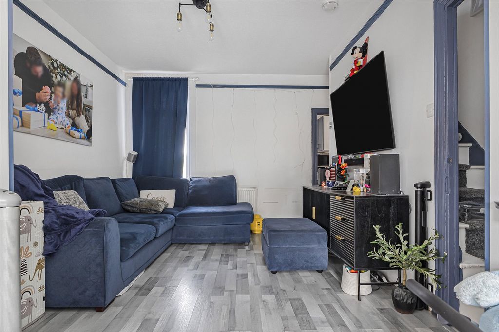 Property photo 3 of 16 Living Room