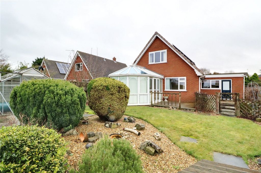 Property photo 2 of 18 Picture No. 17