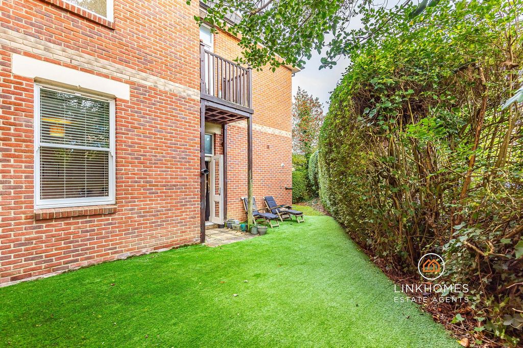 Property photo 3 of 24