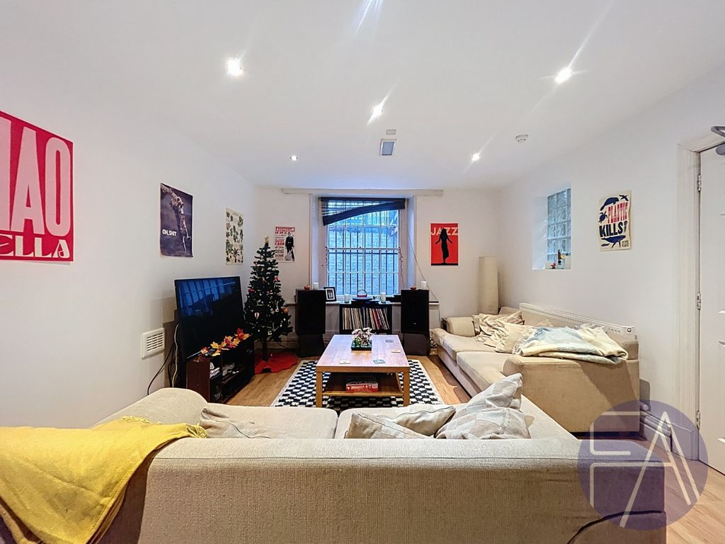 Property photo 3 of 29 4731274