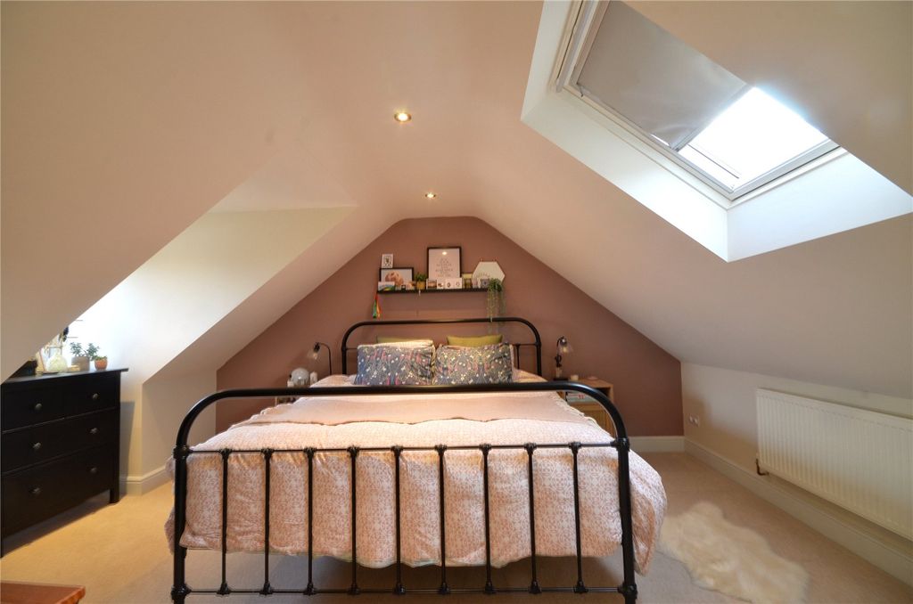 Property photo 2 of 20 Bedroom