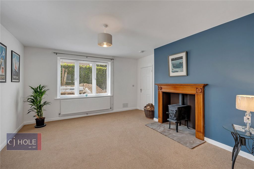 Property photo 2 of 14 Picture No. 11