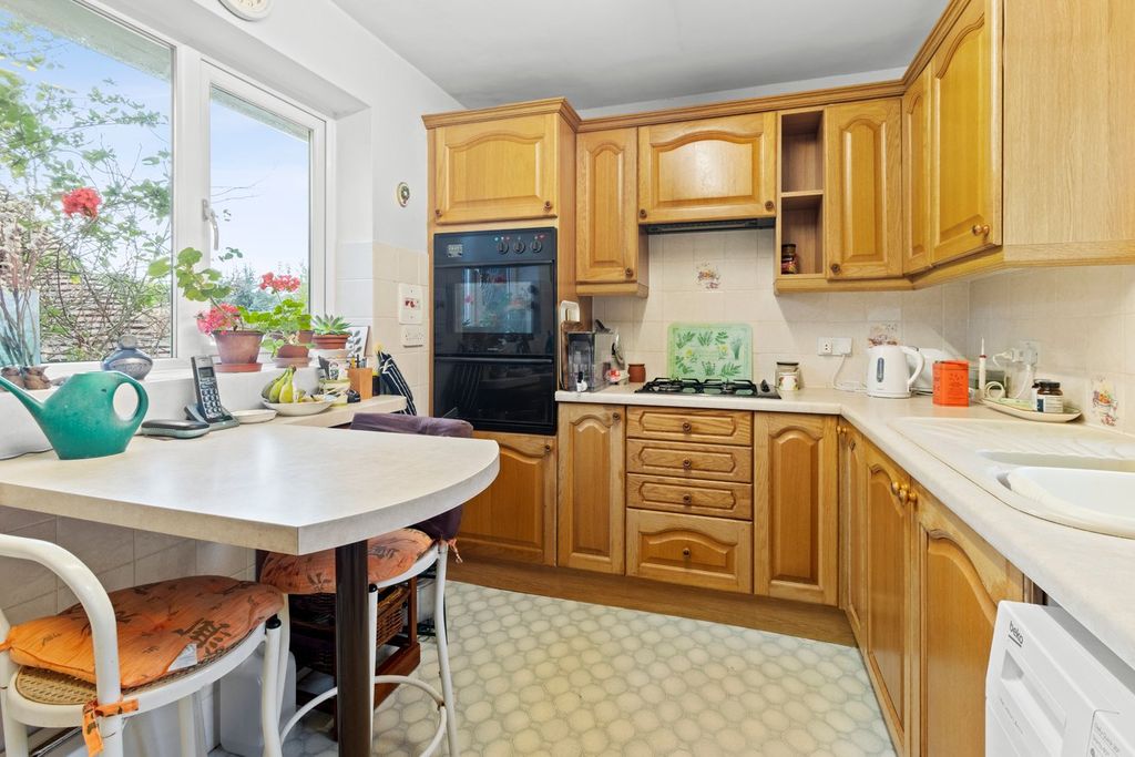 Property photo 3 of 29