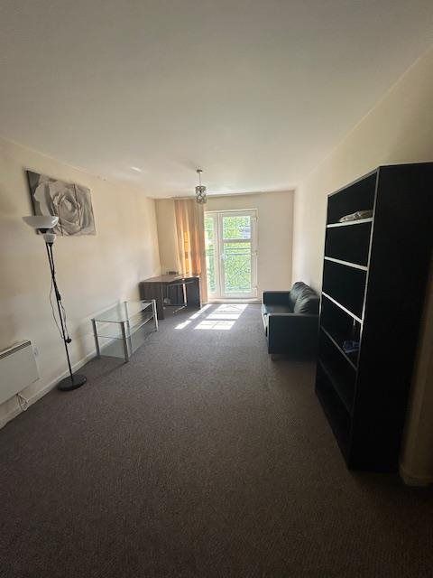 Property photo 2 of 9 l