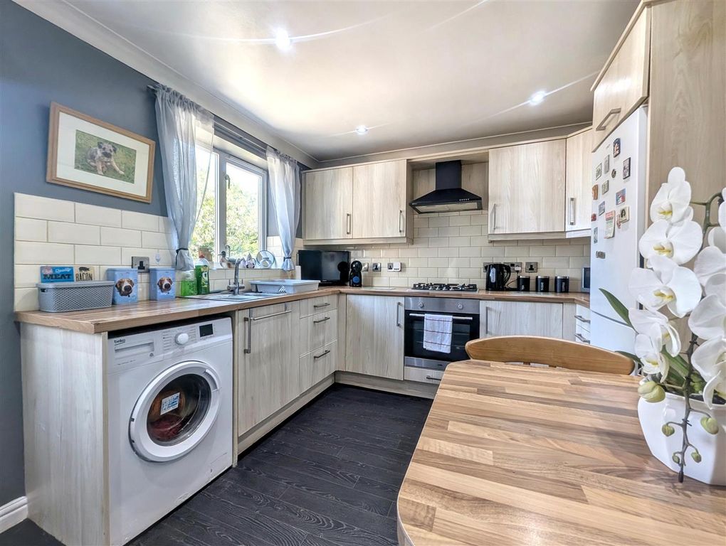 Property photo 3 of 17 20260713194501_20260713-Interior-12-9Tbwaashxn6Nq1