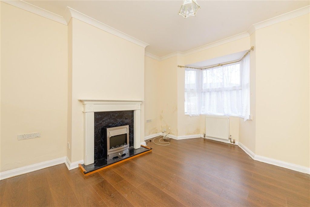 Property photo 2 of 9 Lounge