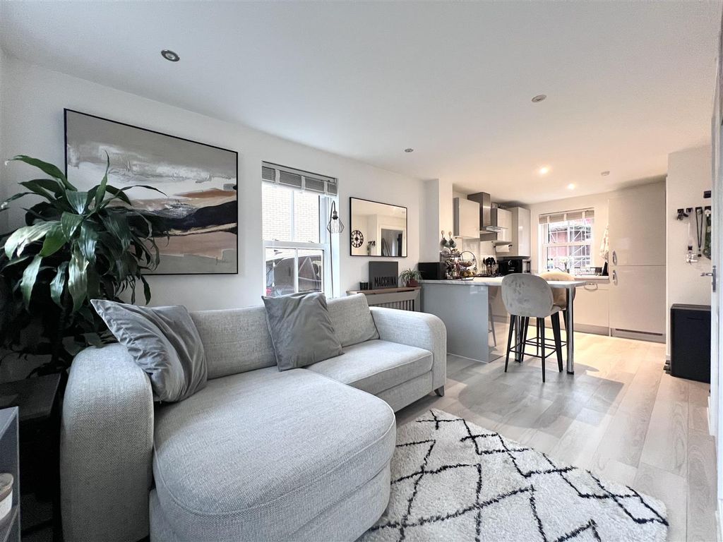 Property photo 2 of 12 Img_1032.Jpeg