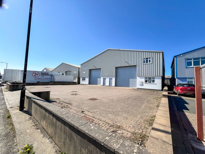 Property photo 3 of 14 Warehouse, Balthane