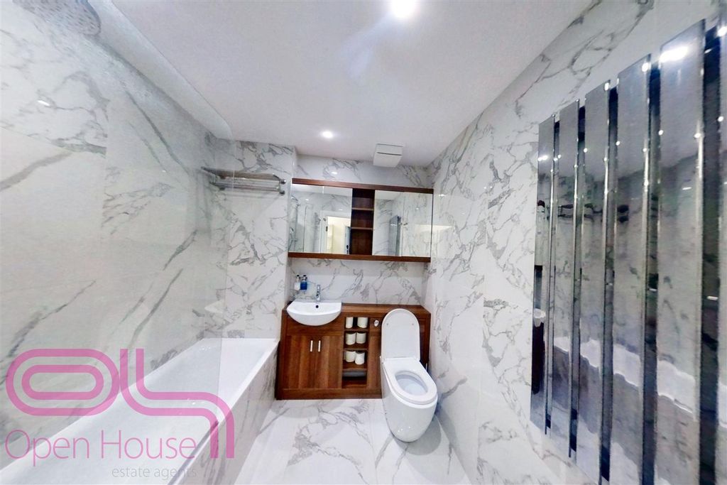 Property photo 2 of 6 Blenheim - Bathroom.Jpg
