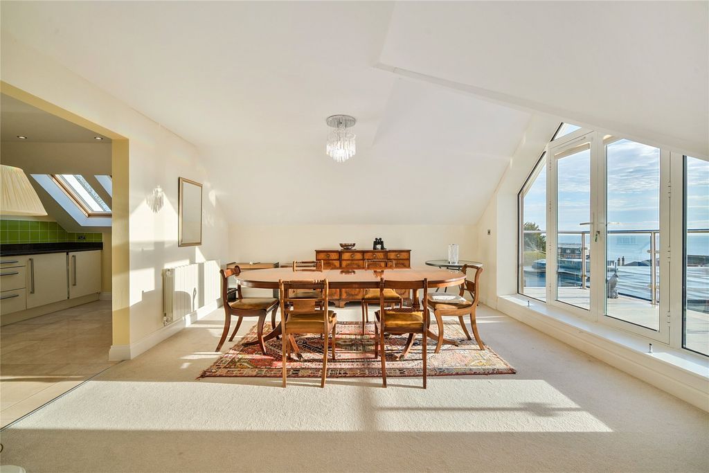 Property photo 3 of 20 Dining Room