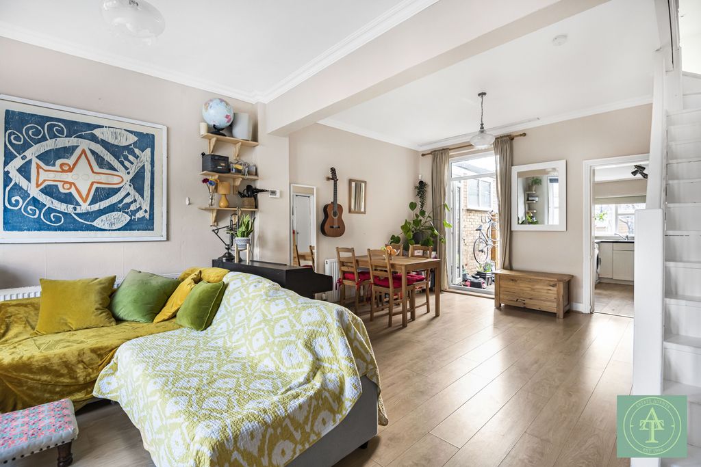 Property photo 2 of 16 Gallery