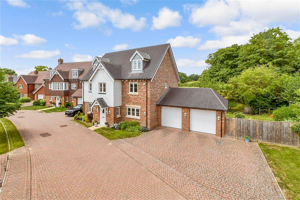 Property photo 2 of 18 External (Web) 1