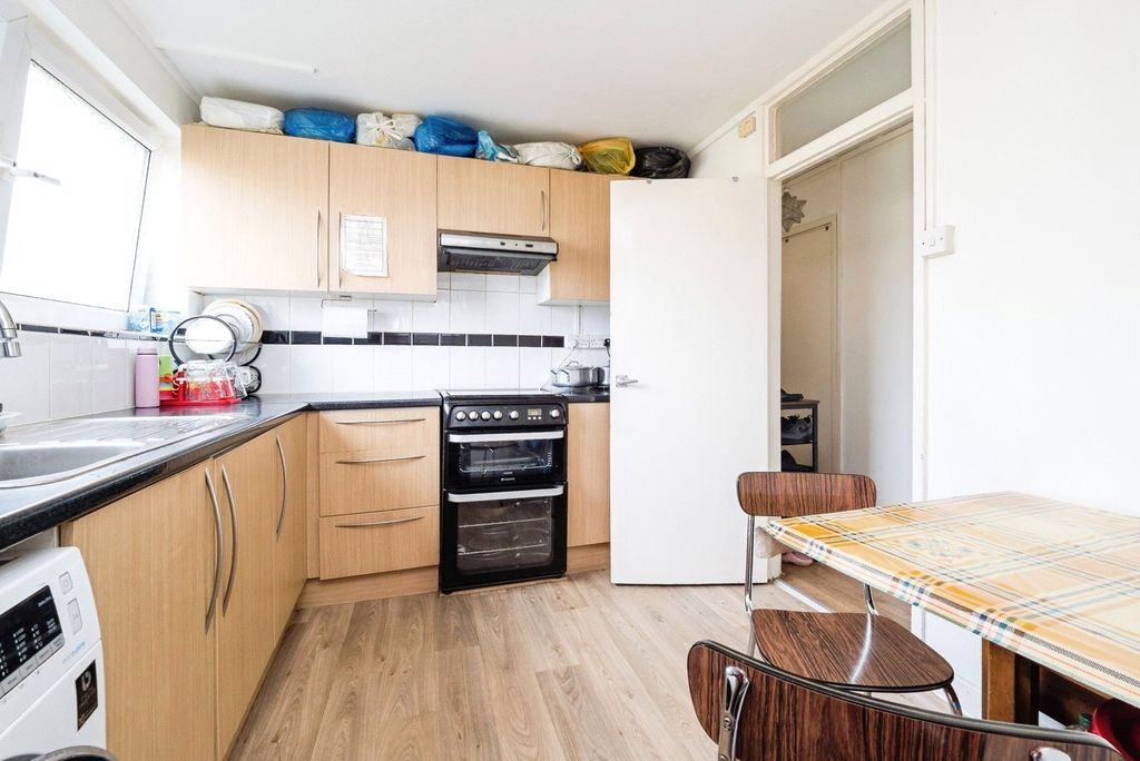 Property photo 3 of 17 Photo