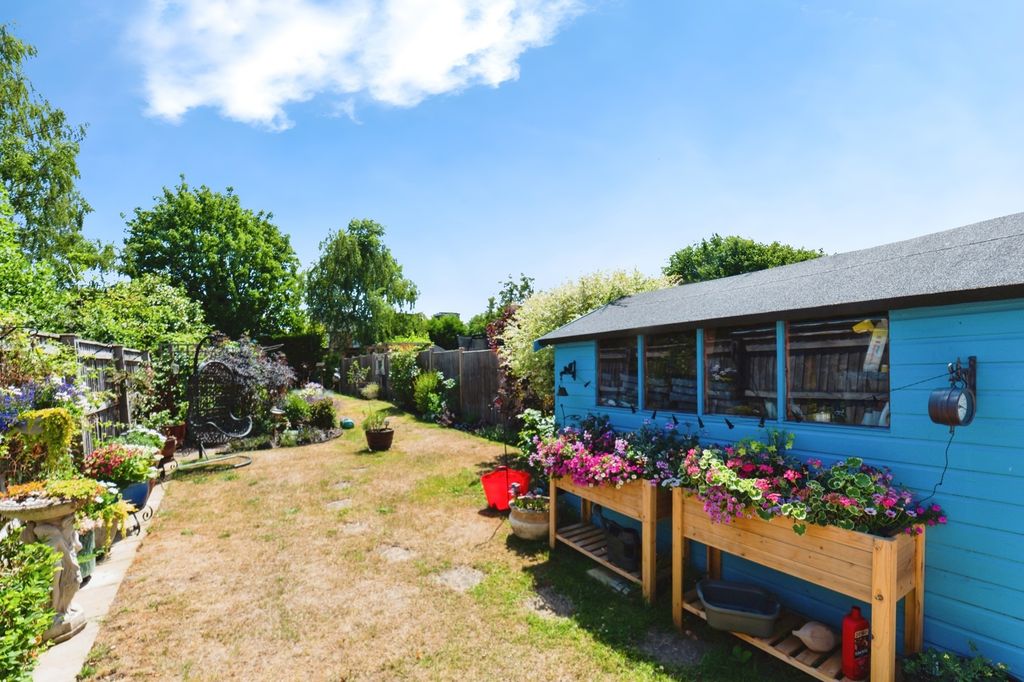 Property photo 2 of 17 Photo