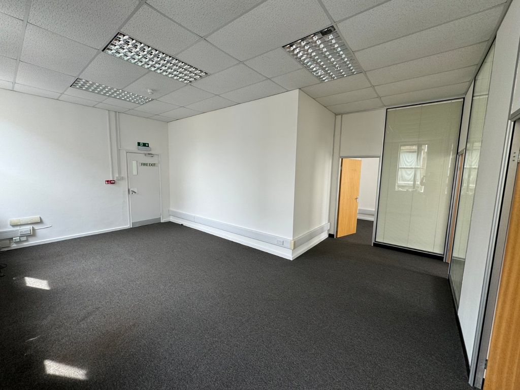 Property photo 2 of 7 Picture No. 04