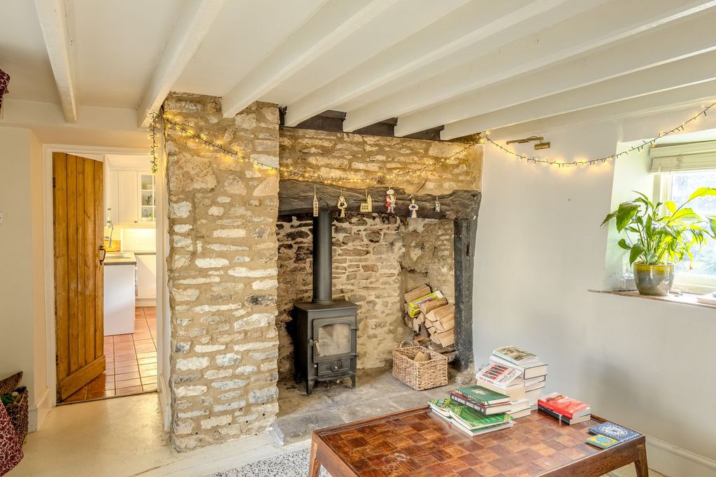 Property photo 3 of 25