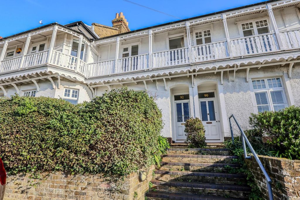 Property photo 1 of 30