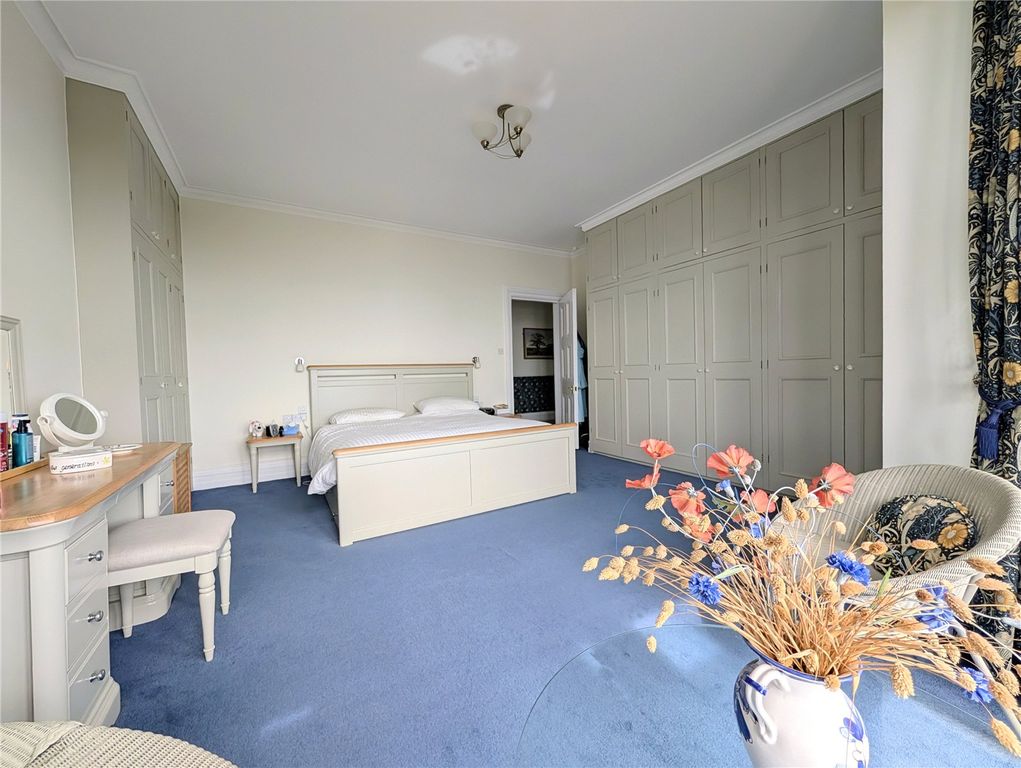 Additional image 7 of 3 bed flat for saleCobbold Road, Felixstowe, Suffolk IP11