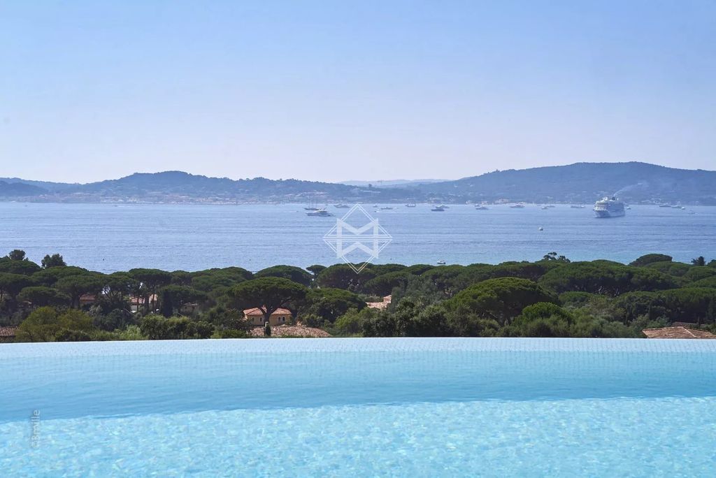Property photo 1 of 15 Sea