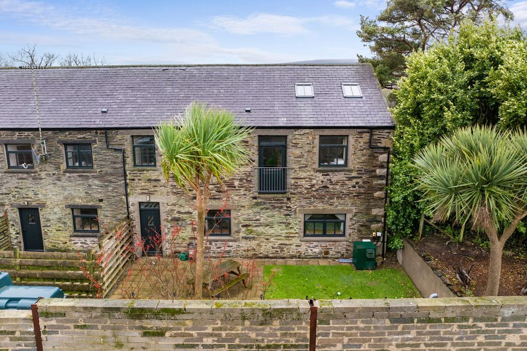 Property photo 3 of 28