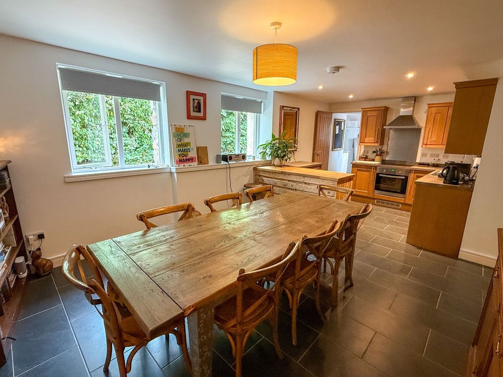 Property photo 2 of 41