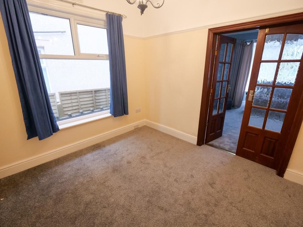 Property photo 3 of 11 Dining Room