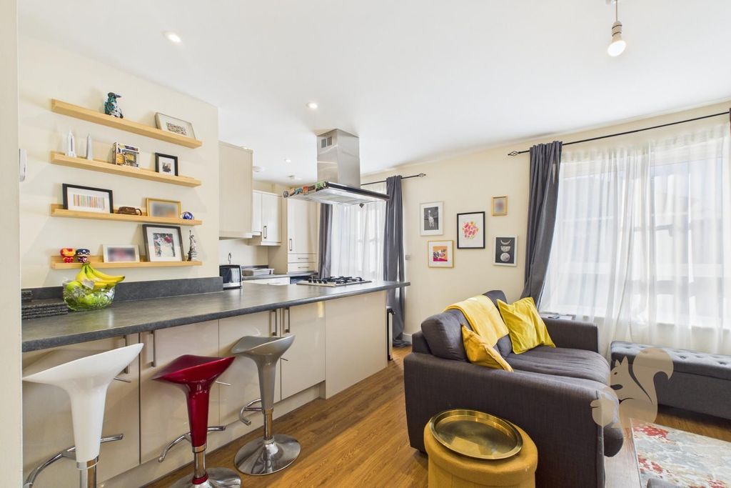 Property photo 3 of 14 Cam01659G0-Pr0643-Still008.Jpg