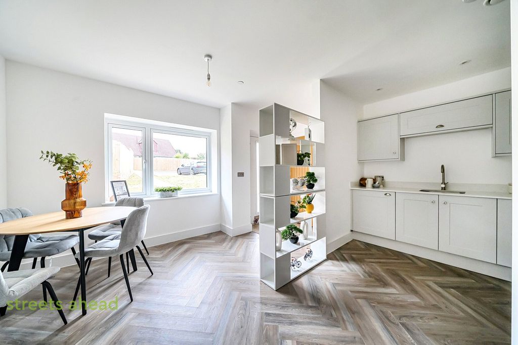 Property photo 1 of 19 Da97F5F8-0Cae-4E5...
