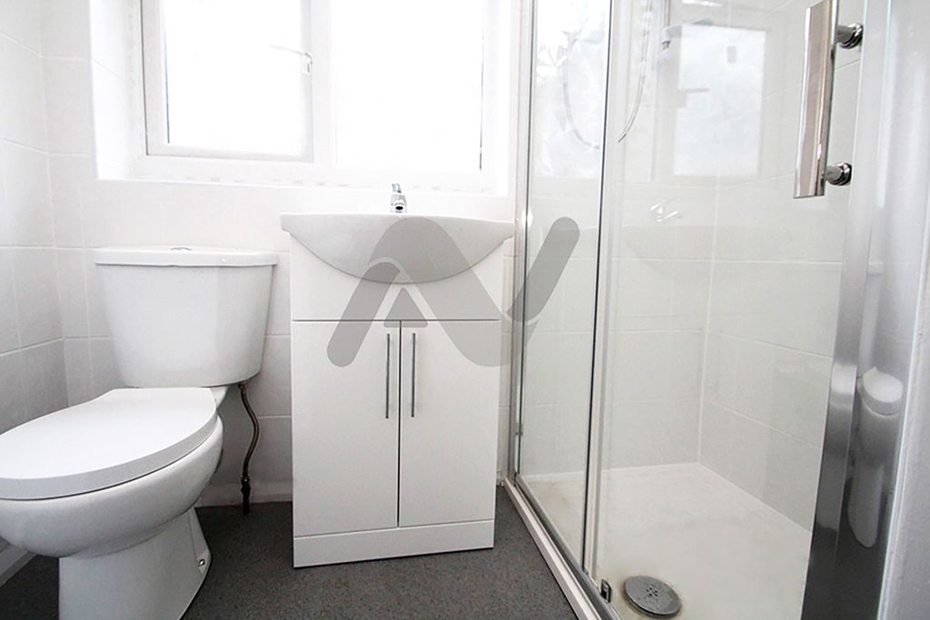 Property photo 2 of 3