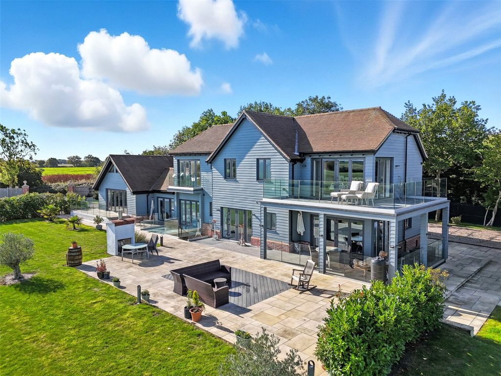 Property photo 1 of 21 Rear