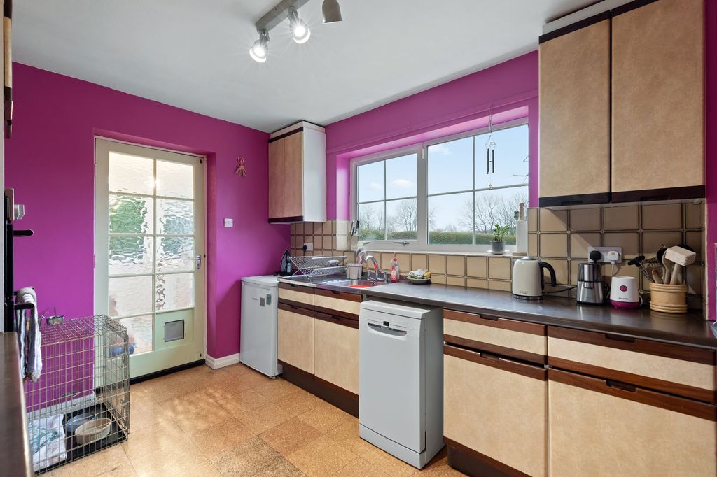 Property photo 3 of 19 Picture 3