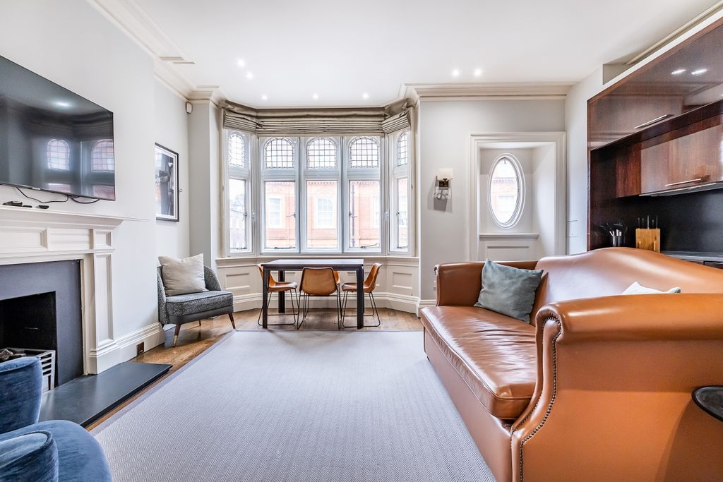 Property photo 3 of 16 Chesterfield-Audl...