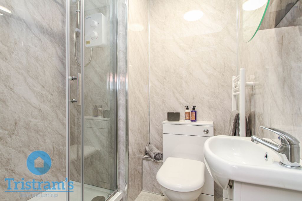 6 bed shared accommodation to rent6Bed 6Bath Talbot Street, City Centre NG1 photo 4
