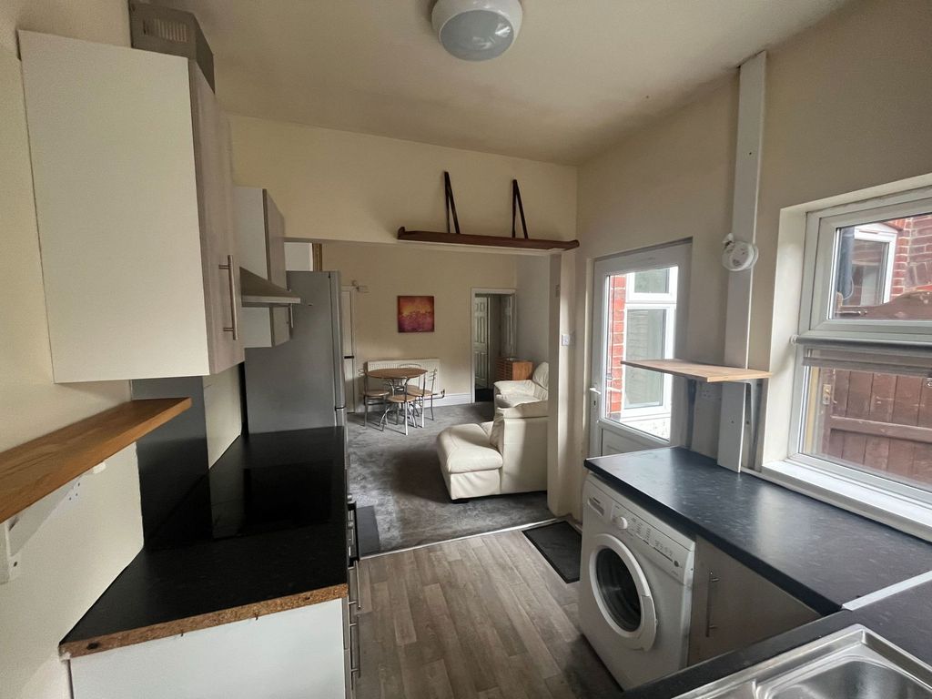 Property photo 3 of 21