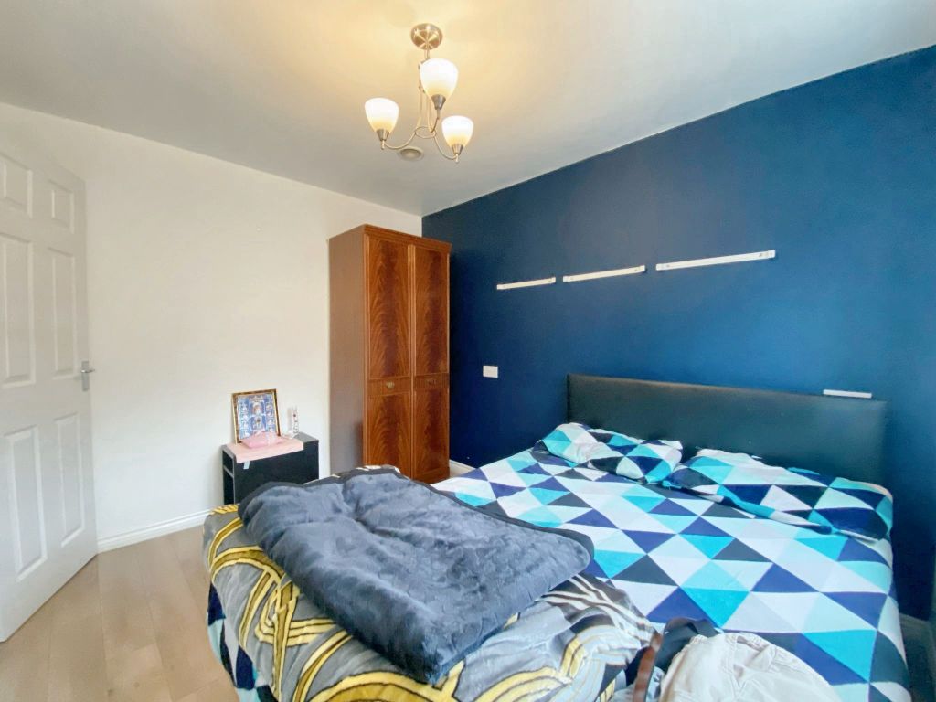 Property photo 3 of 10 Bedroom