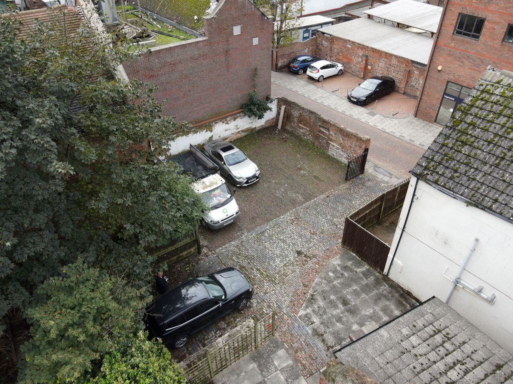 Property photo 3 of 32