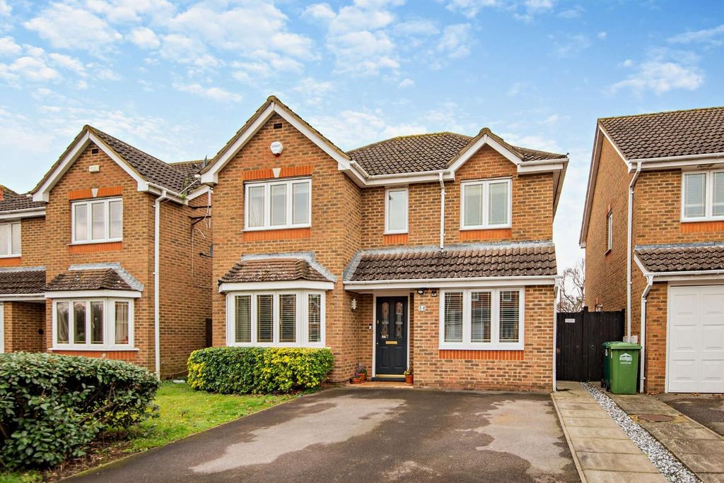 Property photo 1 of 19 8633593-Exterior10-800.Jpg