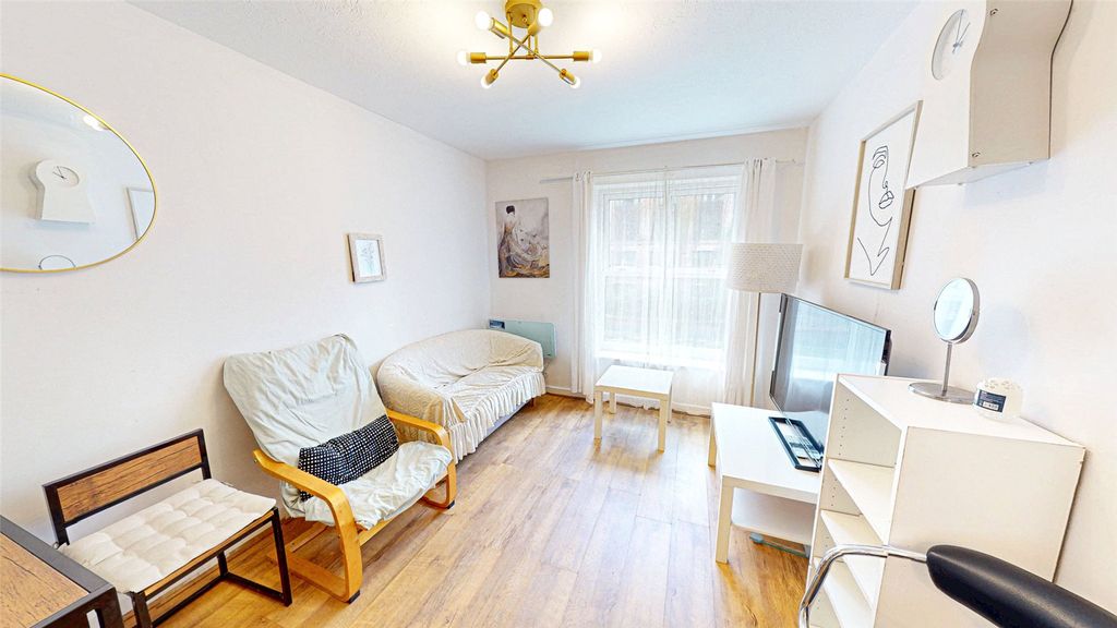 Property photo 1 of 12 Picture No. 04