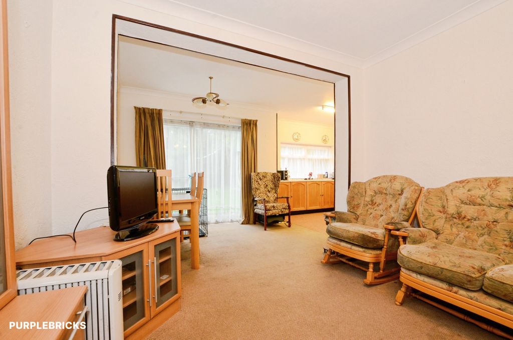 Property photo 3 of 23