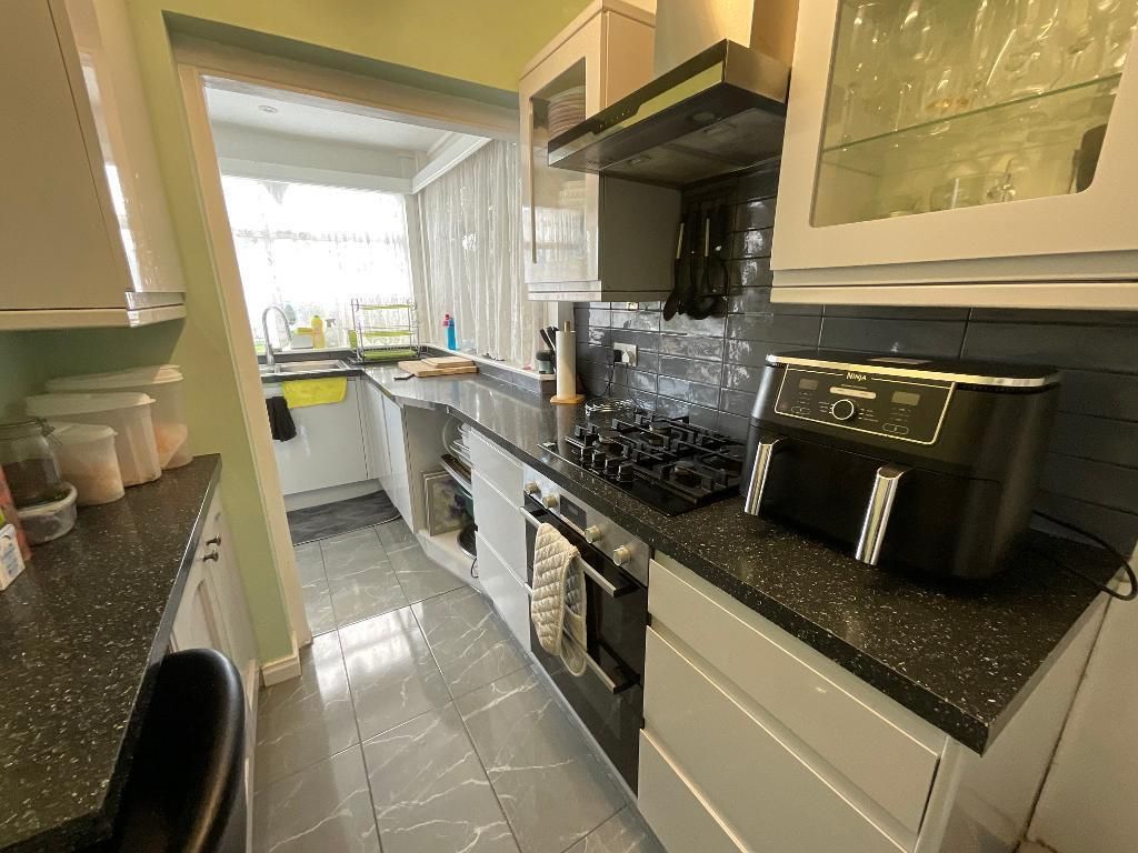 Property photo 3 of 18 Kitchen 12'4 x 5'7>16'