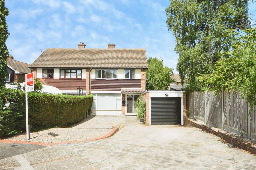 Property photo 2 of 28