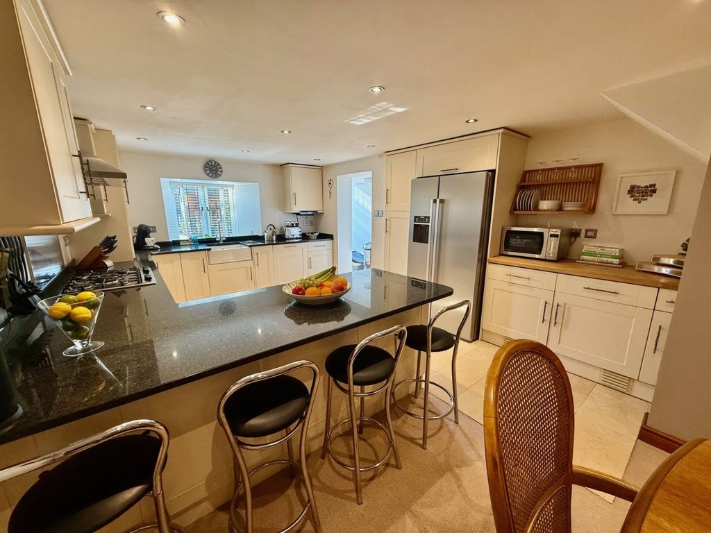 Property photo 3 of 29 Photo 25