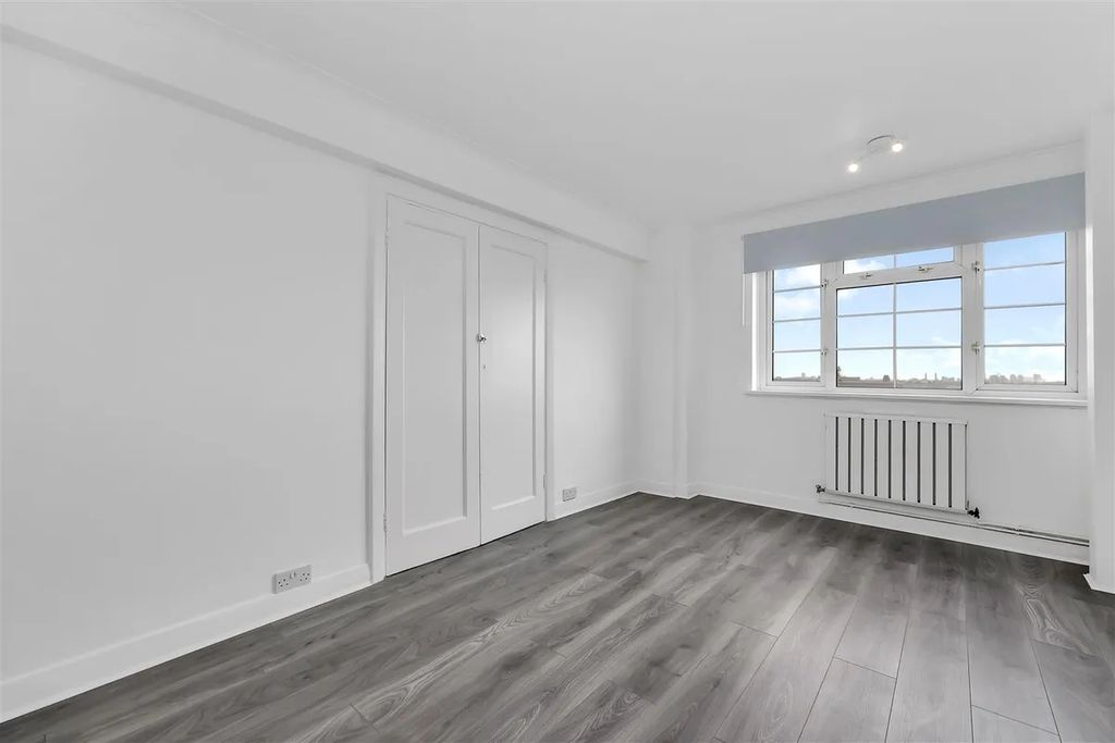 Property photo 3 of 8 Photo 3